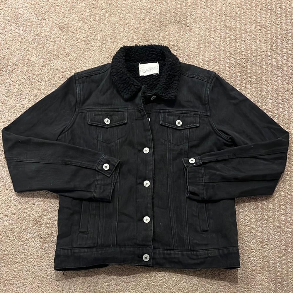 a black faux fur jean jacket from Tilly’s, great condition!
